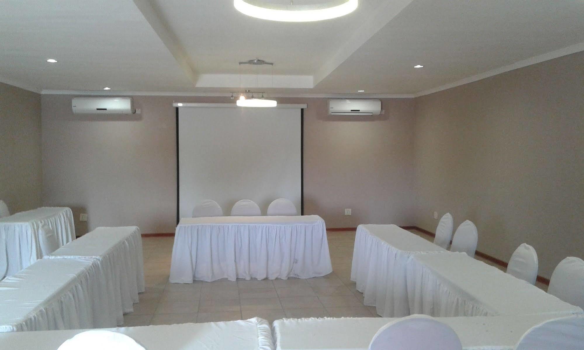 Larissa Hotel Maun Dış mekan fotoğraf